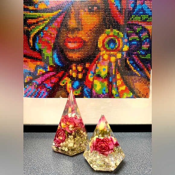 Red Rose Resin Diamond Shaped Ring Holder Set or Paper Weights, Custom. NWOT - Picture 1 of 6